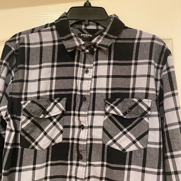 Women’s RSQ Long Sleeve Button Up Shirt Black/Bluish-Gray Size Medium Like New - Picture 3 of 11